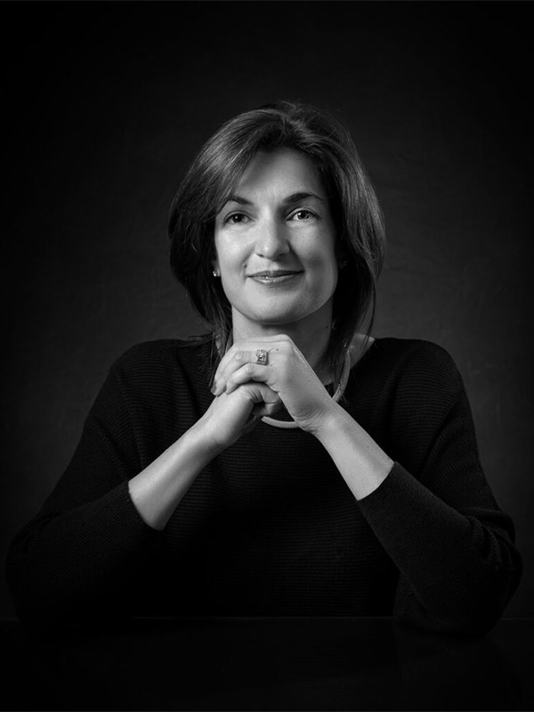 professional headshot of a woman in Toronto